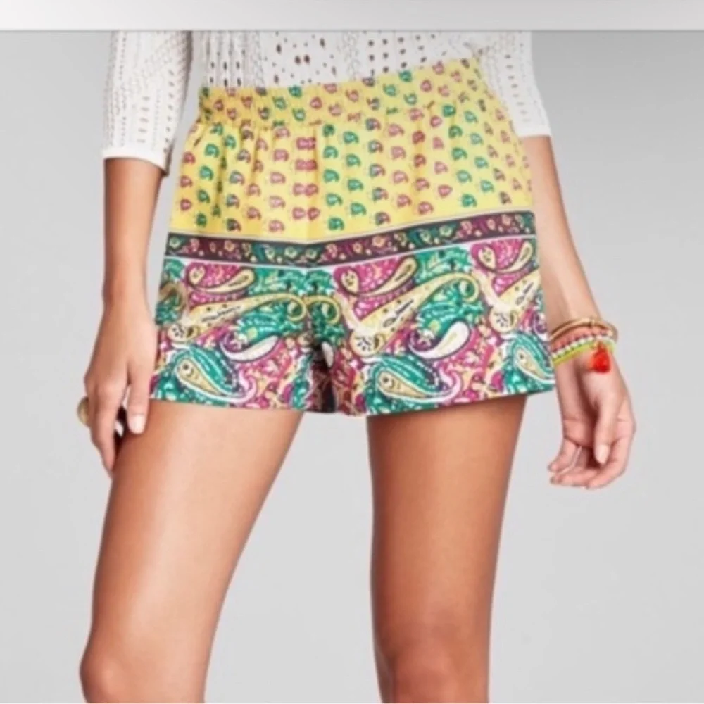 BCBGmaxazria printed paisley shorts - Picture 1 of 5